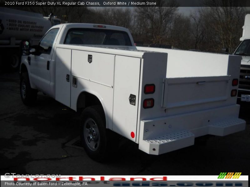 Oxford White / Medium Stone 2010 Ford F350 Super Duty XL Regular Cab Chassis