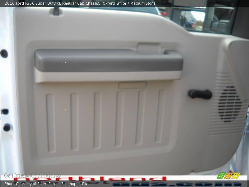 Oxford White / Medium Stone 2010 Ford F350 Super Duty XL Regular Cab Chassis