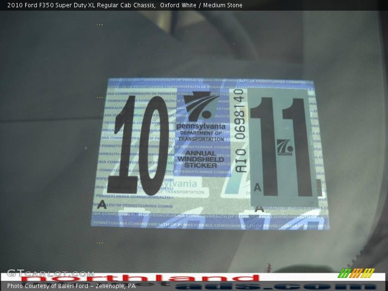 Oxford White / Medium Stone 2010 Ford F350 Super Duty XL Regular Cab Chassis