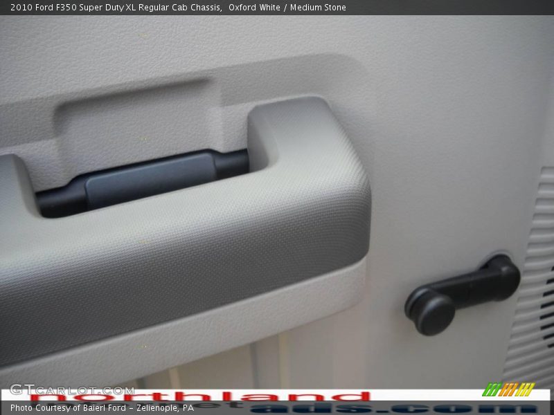 Oxford White / Medium Stone 2010 Ford F350 Super Duty XL Regular Cab Chassis