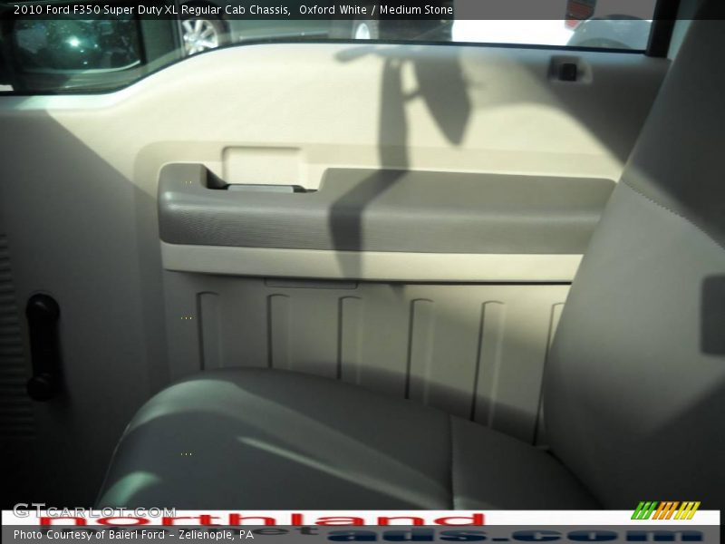 Oxford White / Medium Stone 2010 Ford F350 Super Duty XL Regular Cab Chassis