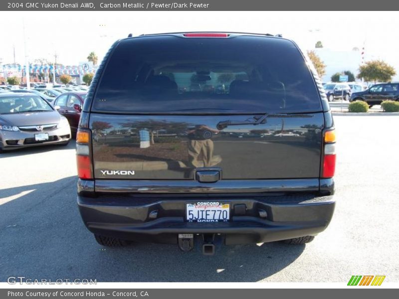 Carbon Metallic / Pewter/Dark Pewter 2004 GMC Yukon Denali AWD