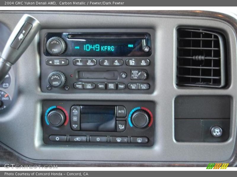 Carbon Metallic / Pewter/Dark Pewter 2004 GMC Yukon Denali AWD