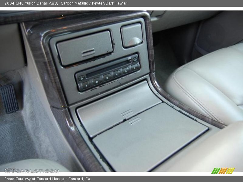Carbon Metallic / Pewter/Dark Pewter 2004 GMC Yukon Denali AWD