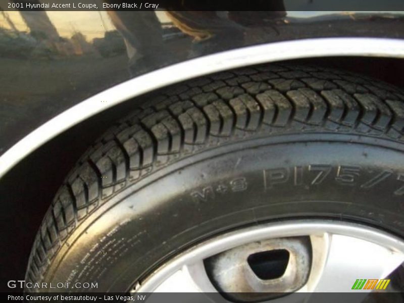 Ebony Black / Gray 2001 Hyundai Accent L Coupe