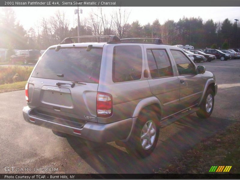 Sierra Silver Metallic / Charcoal 2001 Nissan Pathfinder LE 4x4