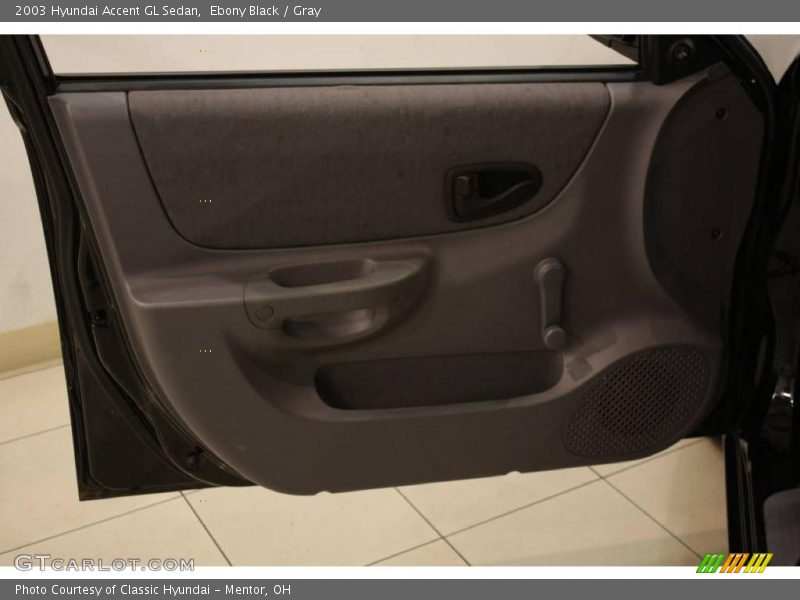 Ebony Black / Gray 2003 Hyundai Accent GL Sedan