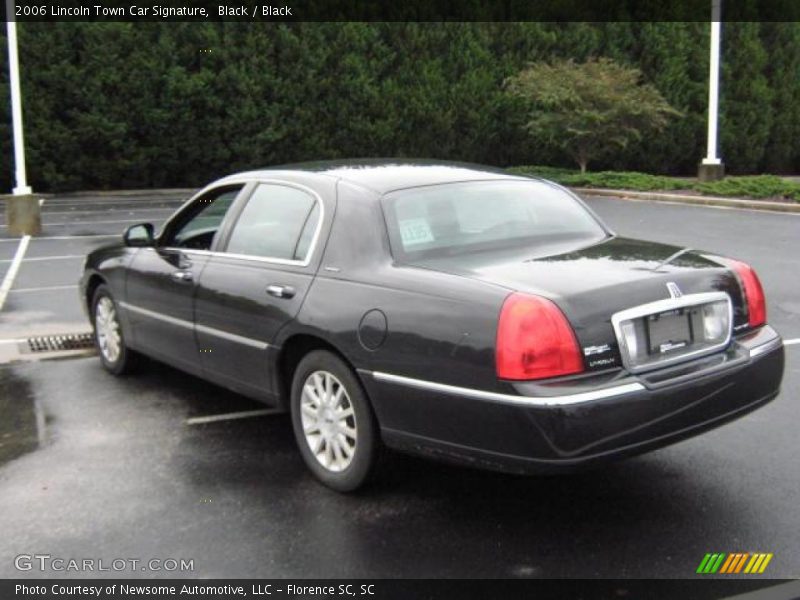 Black / Black 2006 Lincoln Town Car Signature