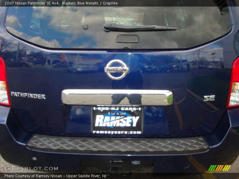 Majestic Blue Metallic / Graphite 2007 Nissan Pathfinder SE 4x4