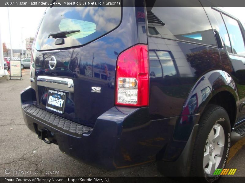 Majestic Blue Metallic / Graphite 2007 Nissan Pathfinder SE 4x4