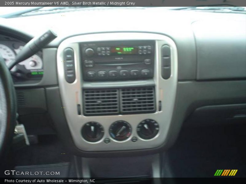 Silver Birch Metallic / Midnight Grey 2005 Mercury Mountaineer V6 AWD