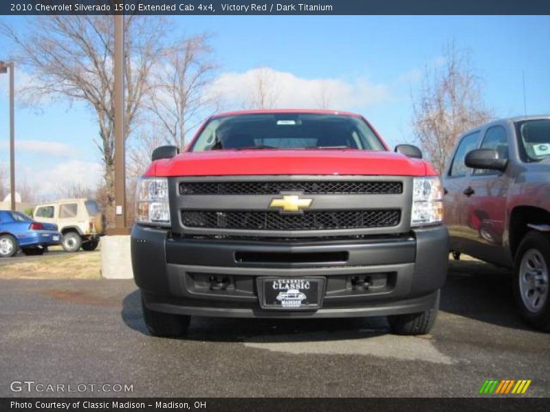 Victory Red / Dark Titanium 2010 Chevrolet Silverado 1500 Extended Cab 4x4