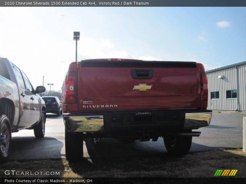 Victory Red / Dark Titanium 2010 Chevrolet Silverado 1500 Extended Cab 4x4