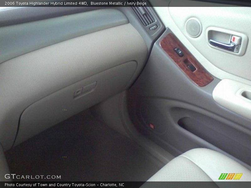 Bluestone Metallic / Ivory Beige 2006 Toyota Highlander Hybrid Limited 4WD