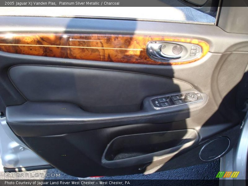 Platinum Silver Metallic / Charcoal 2005 Jaguar XJ Vanden Plas