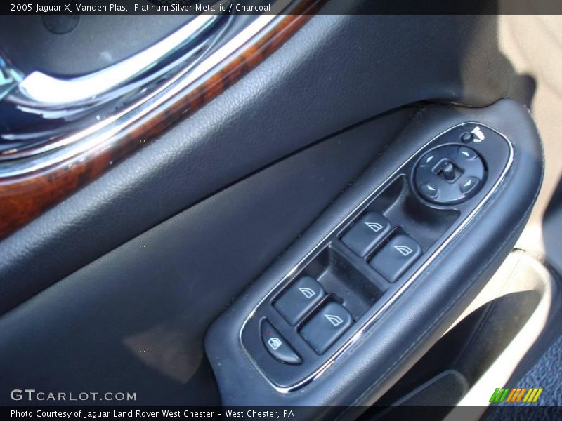 Platinum Silver Metallic / Charcoal 2005 Jaguar XJ Vanden Plas