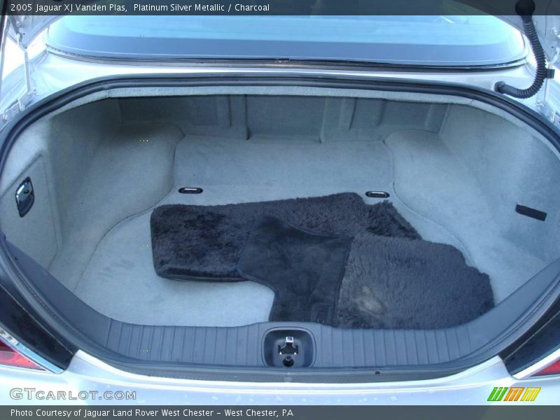 Platinum Silver Metallic / Charcoal 2005 Jaguar XJ Vanden Plas