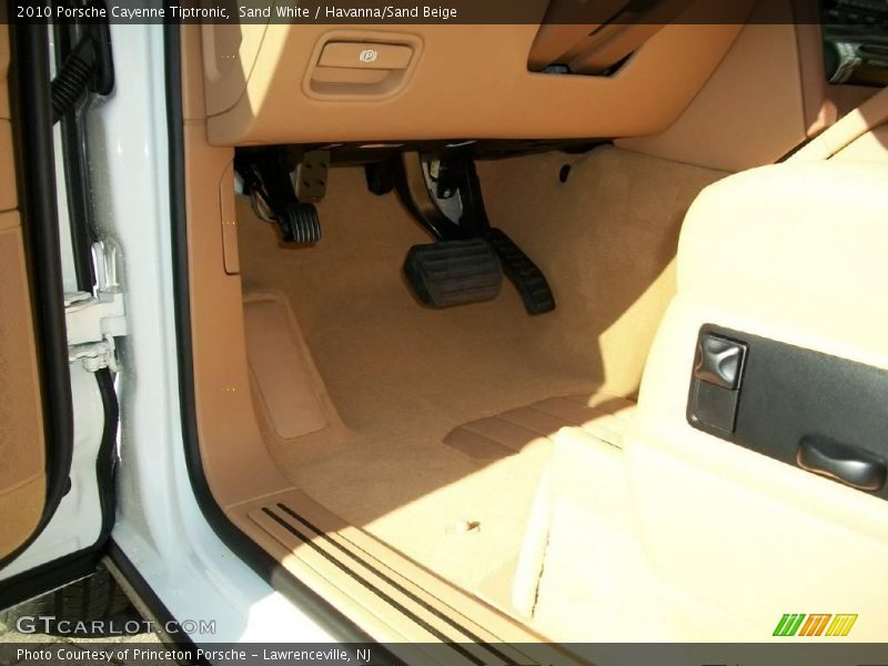 Sand White / Havanna/Sand Beige 2010 Porsche Cayenne Tiptronic