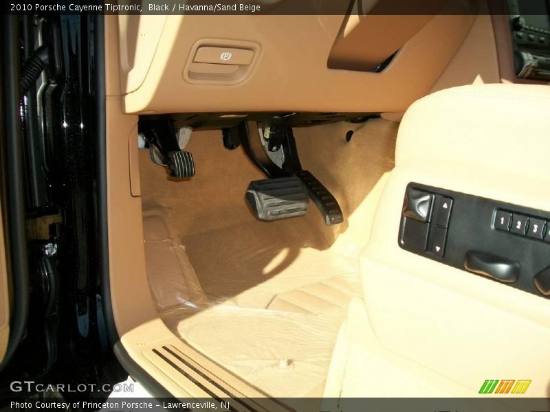 Black / Havanna/Sand Beige 2010 Porsche Cayenne Tiptronic