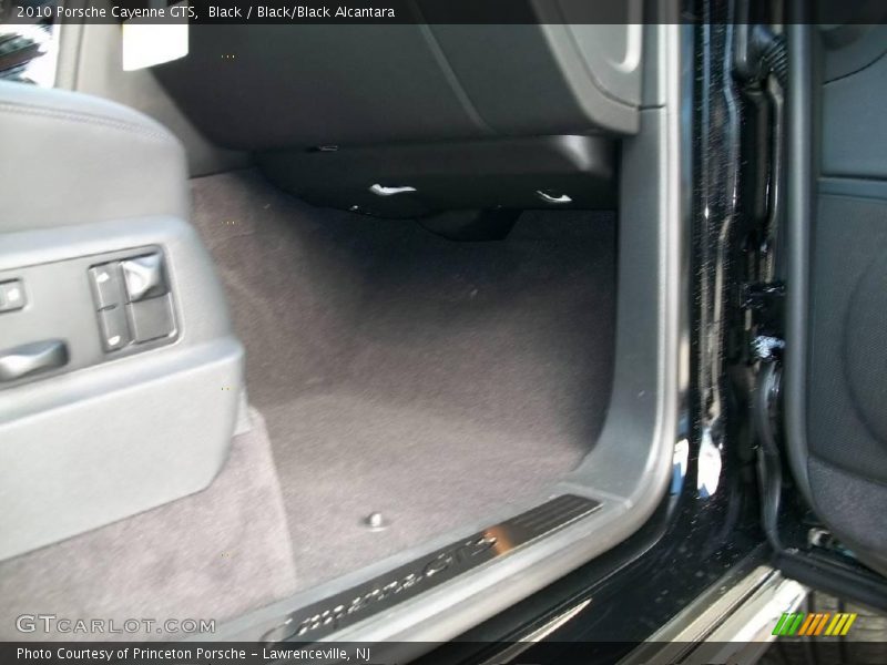 Black / Black/Black Alcantara 2010 Porsche Cayenne GTS