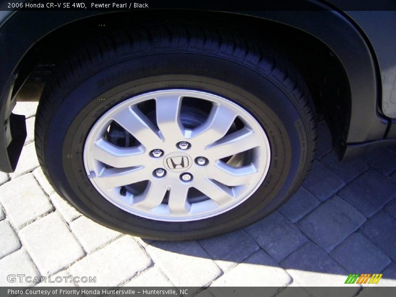 Pewter Pearl / Black 2006 Honda CR-V SE 4WD