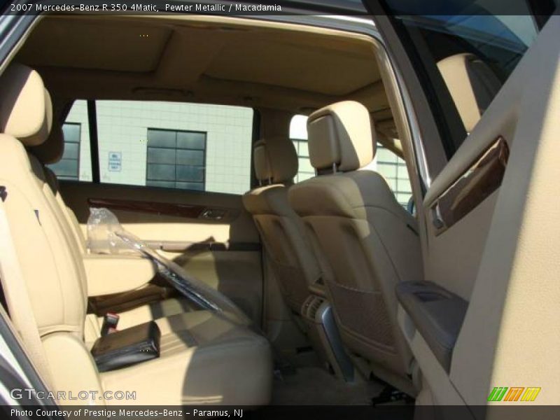 Pewter Metallic / Macadamia 2007 Mercedes-Benz R 350 4Matic