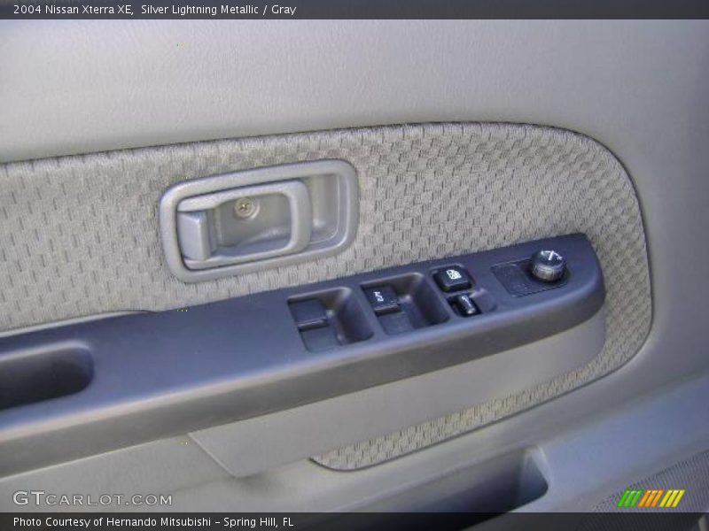 Silver Lightning Metallic / Gray 2004 Nissan Xterra XE