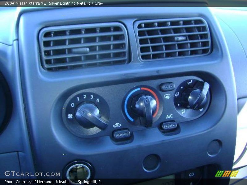 Silver Lightning Metallic / Gray 2004 Nissan Xterra XE