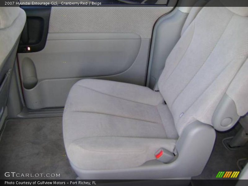 Cranberry Red / Beige 2007 Hyundai Entourage GLS