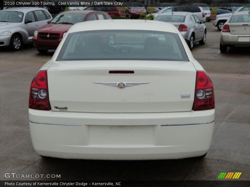 Cool Vanilla White / Dark Slate Gray 2010 Chrysler 300 Touring
