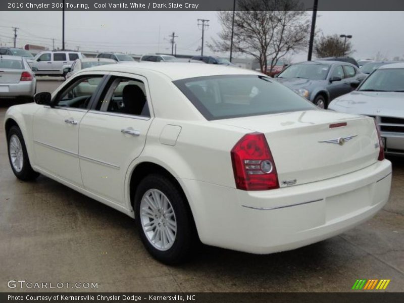 Cool Vanilla White / Dark Slate Gray 2010 Chrysler 300 Touring