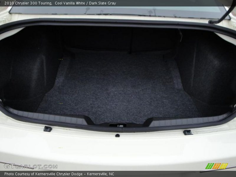 Cool Vanilla White / Dark Slate Gray 2010 Chrysler 300 Touring