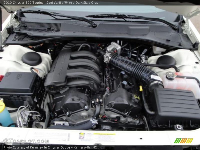Cool Vanilla White / Dark Slate Gray 2010 Chrysler 300 Touring