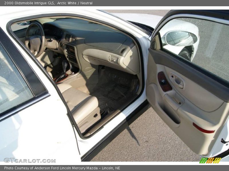 Arctic White / Neutral 2000 Oldsmobile Intrigue GLS