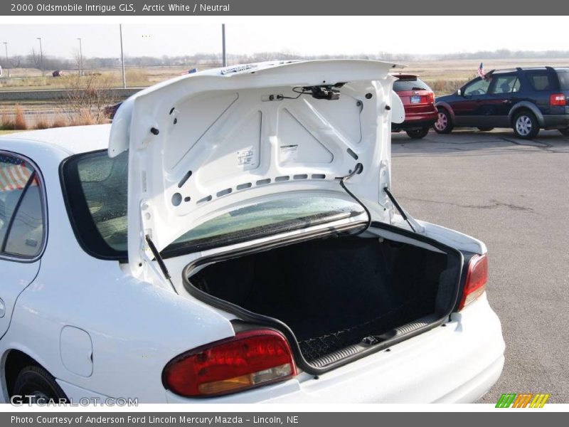 Arctic White / Neutral 2000 Oldsmobile Intrigue GLS