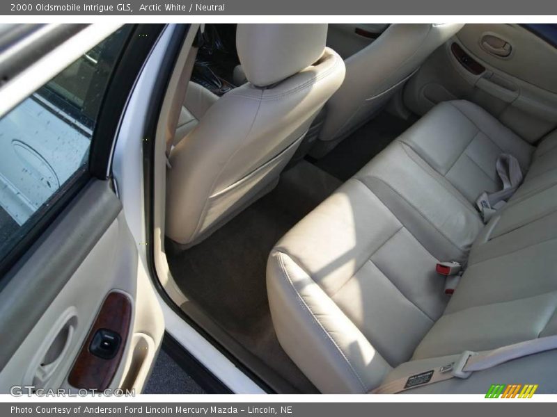 Arctic White / Neutral 2000 Oldsmobile Intrigue GLS
