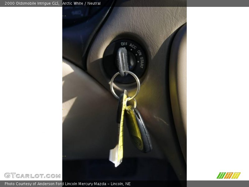 Arctic White / Neutral 2000 Oldsmobile Intrigue GLS