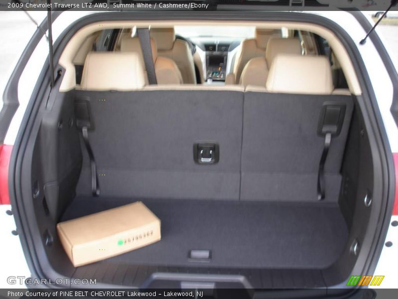Summit White / Cashmere/Ebony 2009 Chevrolet Traverse LTZ AWD