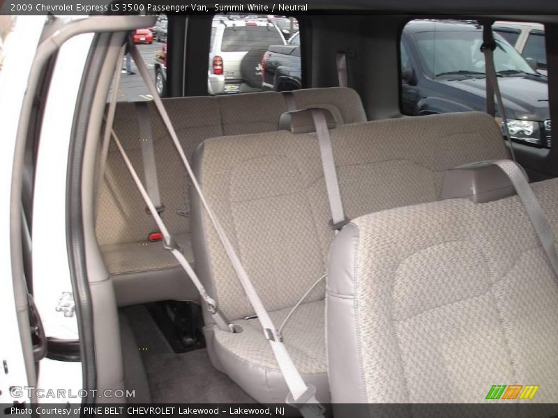 Summit White / Neutral 2009 Chevrolet Express LS 3500 Passenger Van