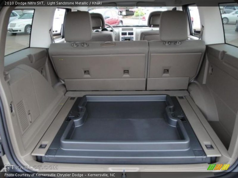 Light Sandstone Metallic / Khaki 2010 Dodge Nitro SXT