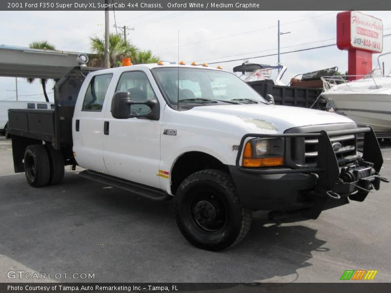Oxford White / Medium Graphite 2001 Ford F350 Super Duty XL SuperCab 4x4 Chassis