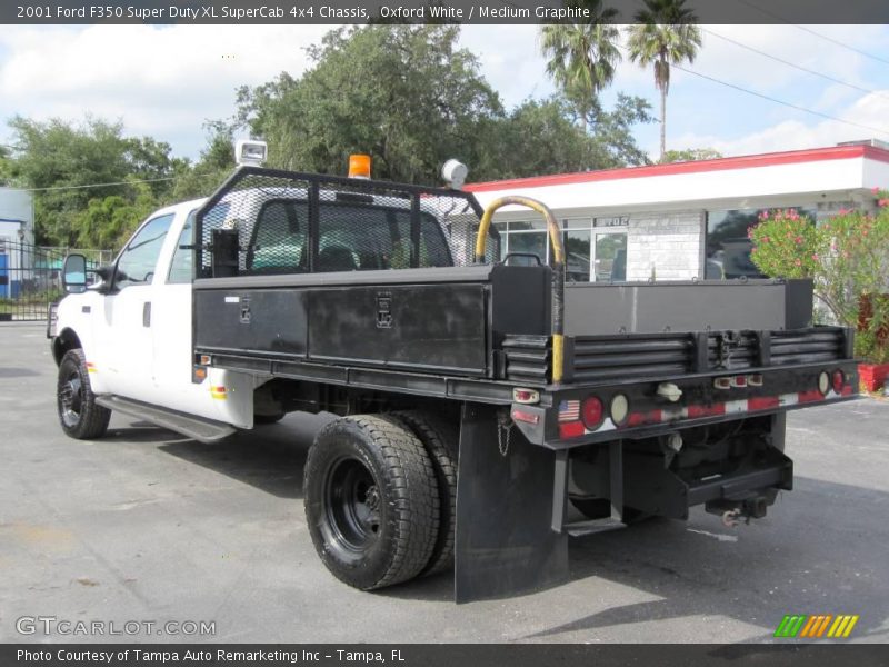 Oxford White / Medium Graphite 2001 Ford F350 Super Duty XL SuperCab 4x4 Chassis
