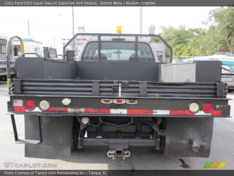 Oxford White / Medium Graphite 2001 Ford F350 Super Duty XL SuperCab 4x4 Chassis