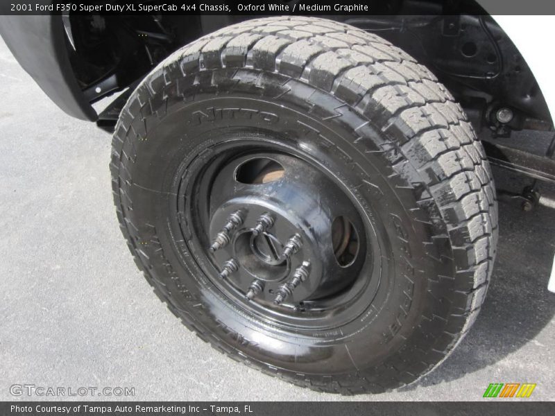Oxford White / Medium Graphite 2001 Ford F350 Super Duty XL SuperCab 4x4 Chassis