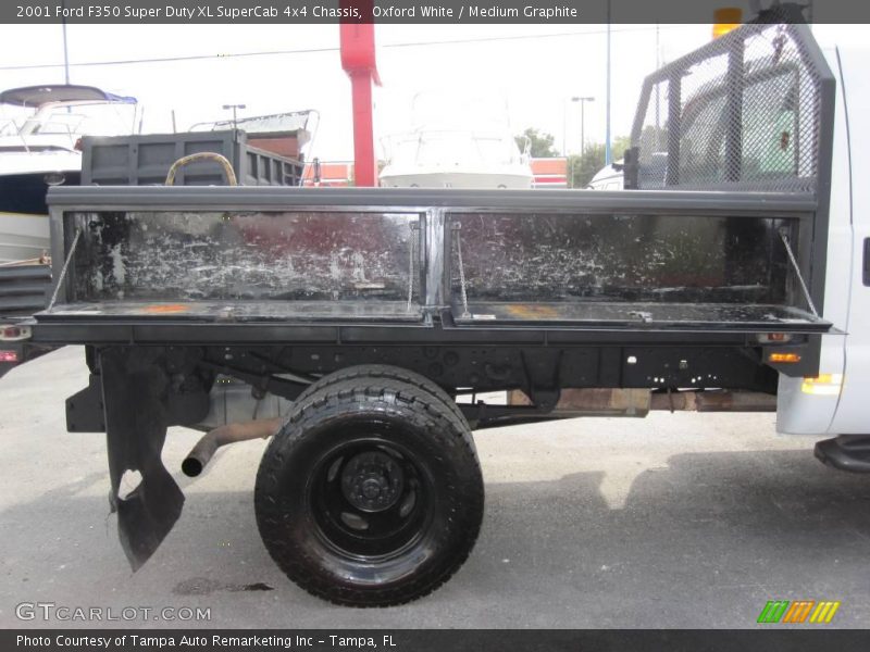 Oxford White / Medium Graphite 2001 Ford F350 Super Duty XL SuperCab 4x4 Chassis