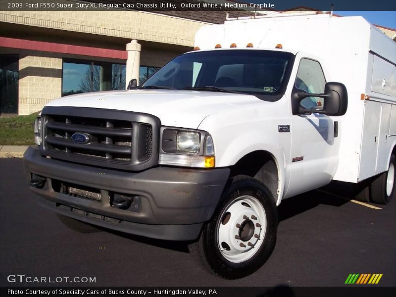 Oxford White / Medium Graphite 2003 Ford F550 Super Duty XL Regular Cab Chassis Utility