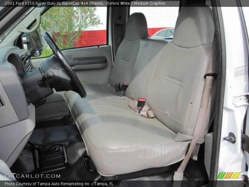 Oxford White / Medium Graphite 2001 Ford F350 Super Duty XL SuperCab 4x4 Chassis