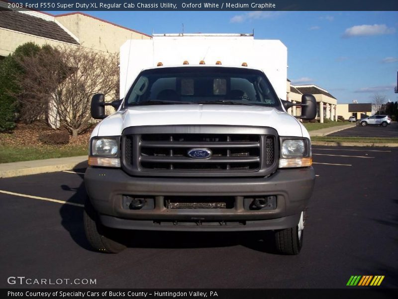 Oxford White / Medium Graphite 2003 Ford F550 Super Duty XL Regular Cab Chassis Utility