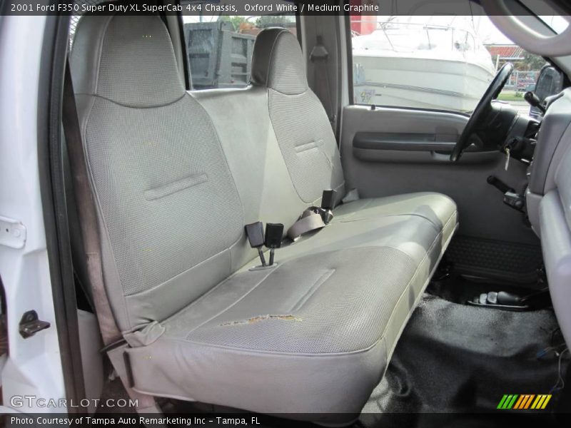 Oxford White / Medium Graphite 2001 Ford F350 Super Duty XL SuperCab 4x4 Chassis