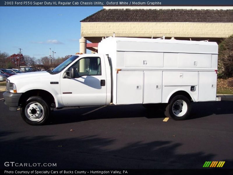 Oxford White / Medium Graphite 2003 Ford F550 Super Duty XL Regular Cab Chassis Utility